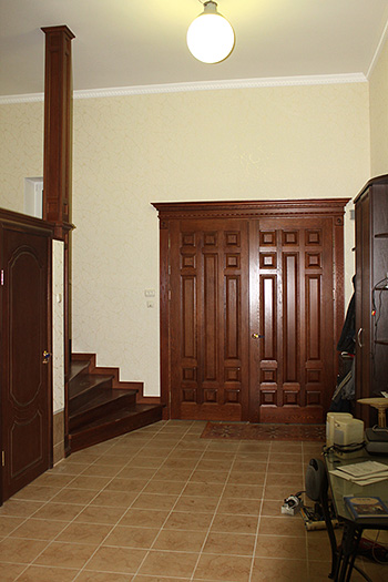 081. Комплексная отделка: входные двери, межкомнатные двери, межэтажная лестница