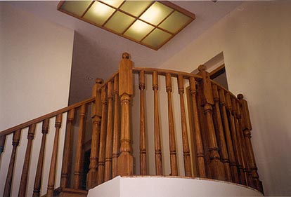 040. Защитная решетка на лестнице