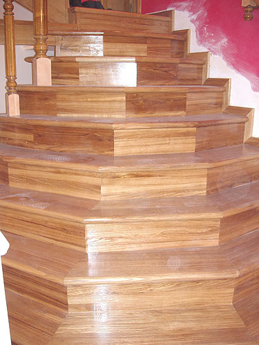 183. Лестница с многоугольными ступенями