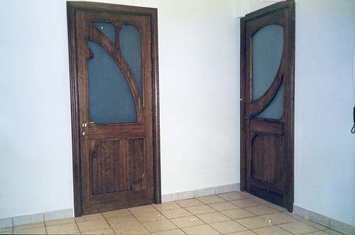 012. Двери в стиле модерн из массива дуба