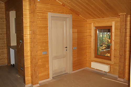 022. Комплект деревянных межкомнатных дверей из выбеленного дуба