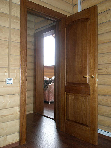 018. Комплект дверей для загородного дома